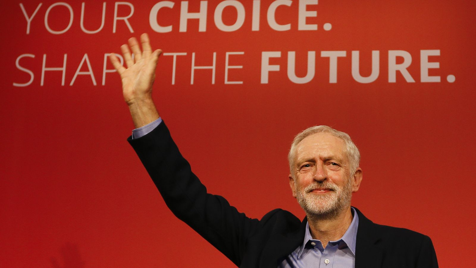 Υποδοχή ροκ σταρ στον ηγέτη των Εργατικών Τζέρεμι Κόρμπιν στο φεστιβάλ του Γκλαστονμπέρι